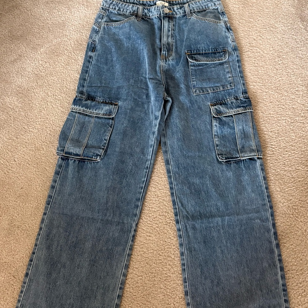 Easel Blue Cargo Jeans. NWT. Size large